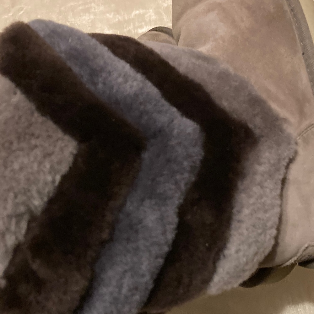 UGG Tania Suede Chevron Boot - Picture 5 of 7